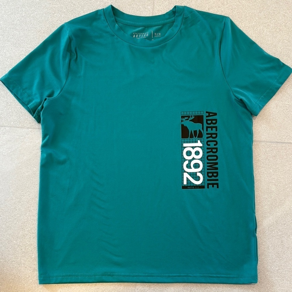 Abercrombie Kids Active T-Shirt!